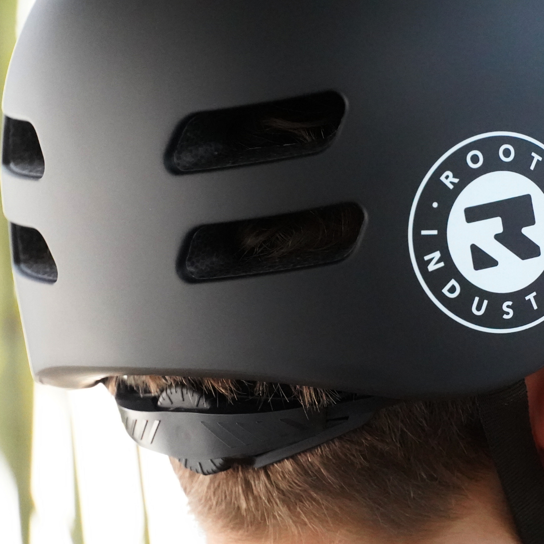 The Edge Pro Helmet - Black/White