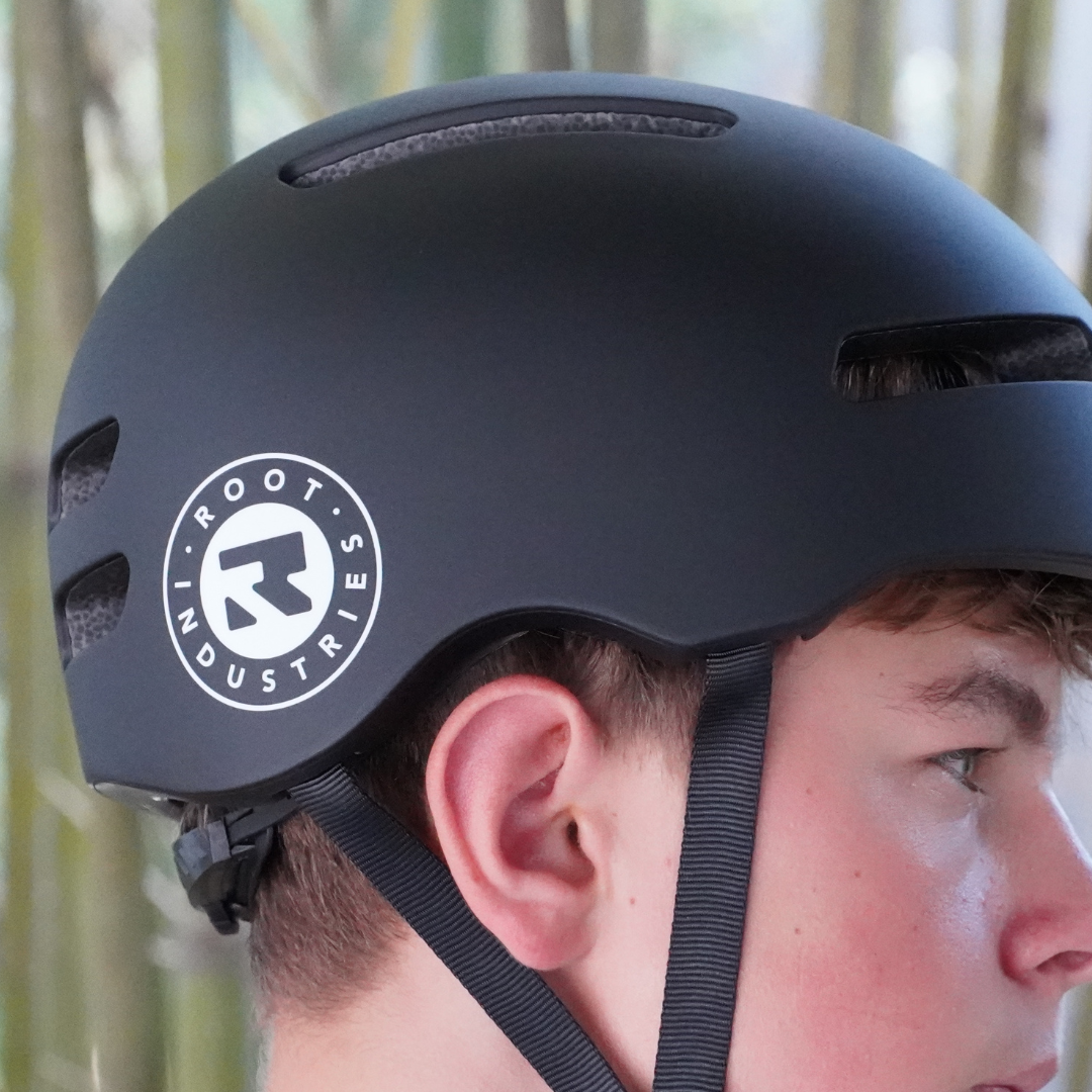 The Edge Pro Helmet - Black/White