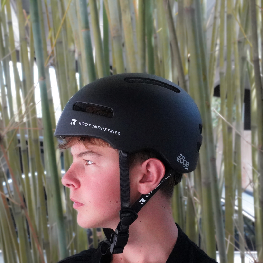 The Edge Pro Helmet - Black/White