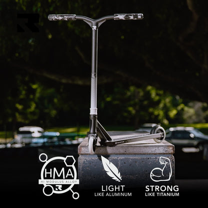 Invictus v2 Scooter - Black/White - Ex-Photoshoot