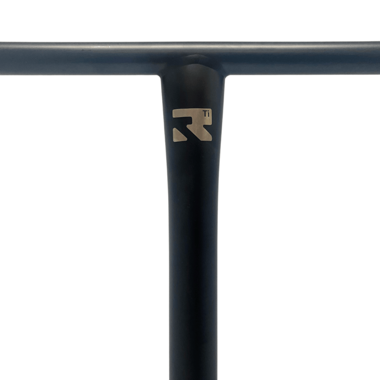 AIR Titanium 690mm T-Bar - Black