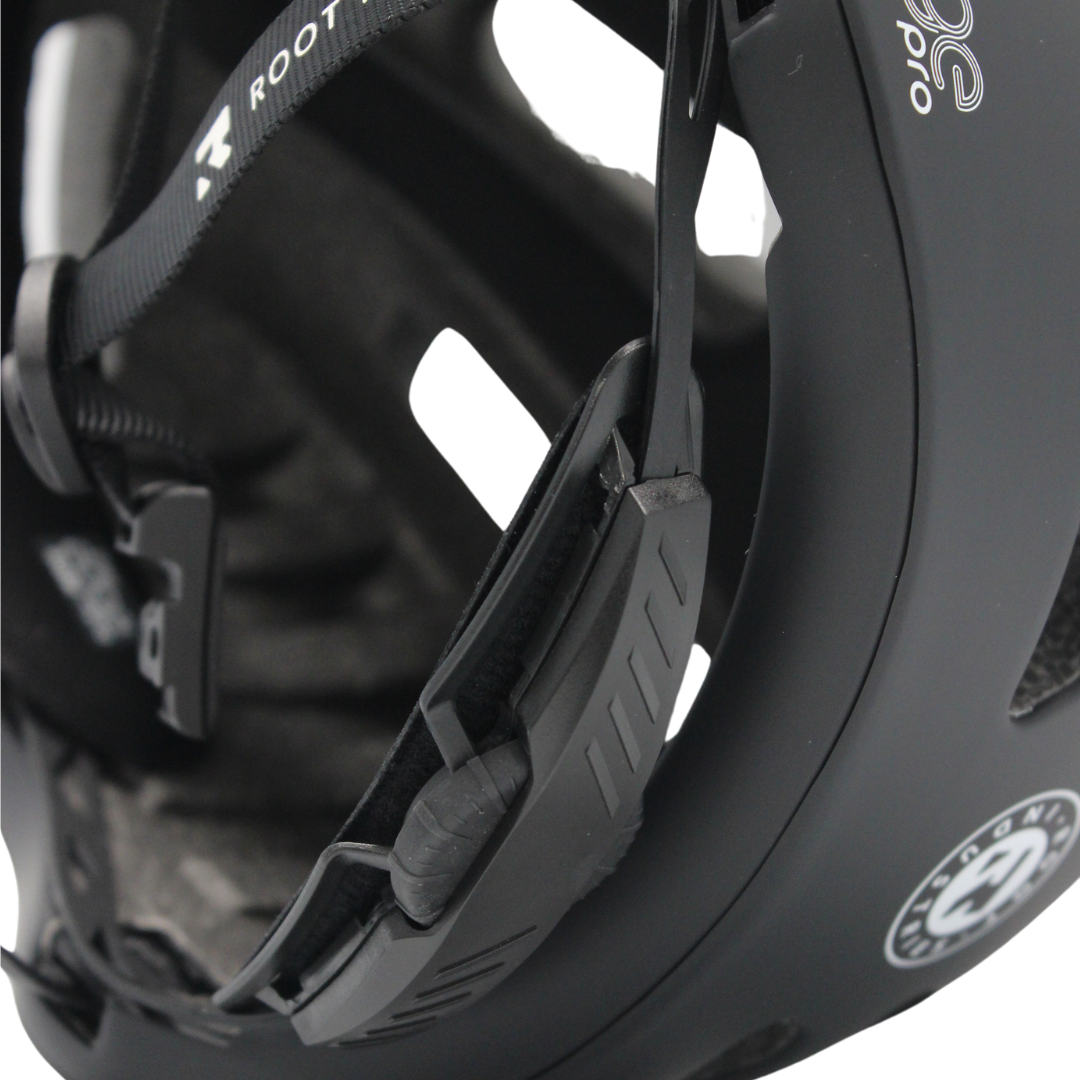 The Edge Pro Helmet - Black/White